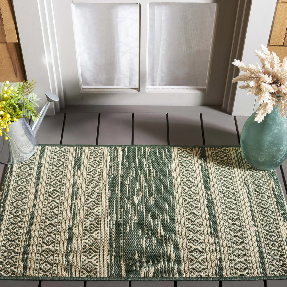 Safavieh Courtyard 2'-0" x 3'-7" Rug in Dark Green / Beige