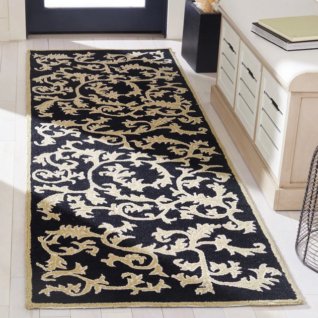 Safavieh Chelsea 2'-6" x 8'-0" Rug in Black