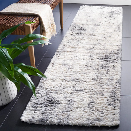 Safavieh Berber Shag 2'-2" x 9'-0" Rug in Ivory / Grey