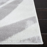 Safavieh Skyler 4'-0" x 6'-0" Rug in Ivory / Black
