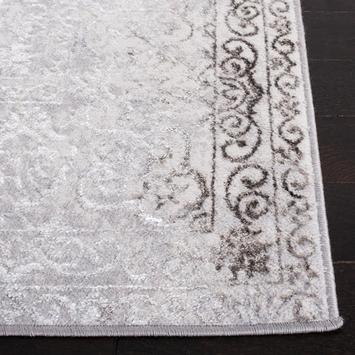 Safavieh Orchard 4'-5" x 6'-5" Rug in Grey / Light Grey