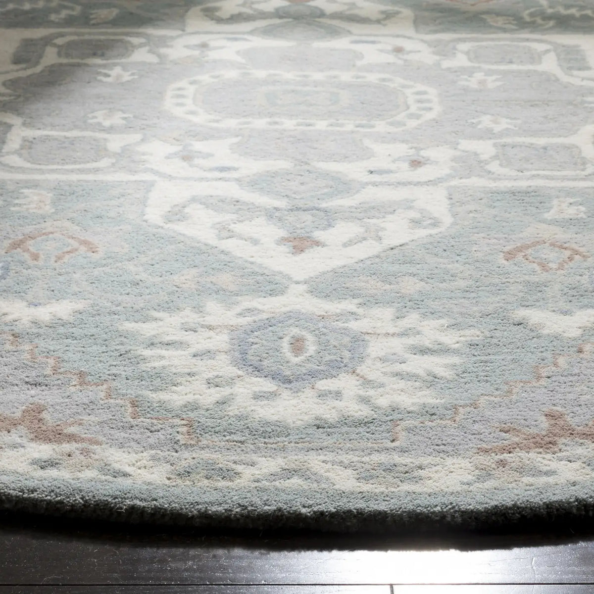 Safavieh Heritage 6'-0" x 6'-0" Rug in Blue / Ivory
