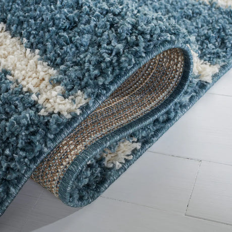 Safavieh Venus Shag 600 4'-0" x 6'-0" Rug in Turquoise / Ivory
