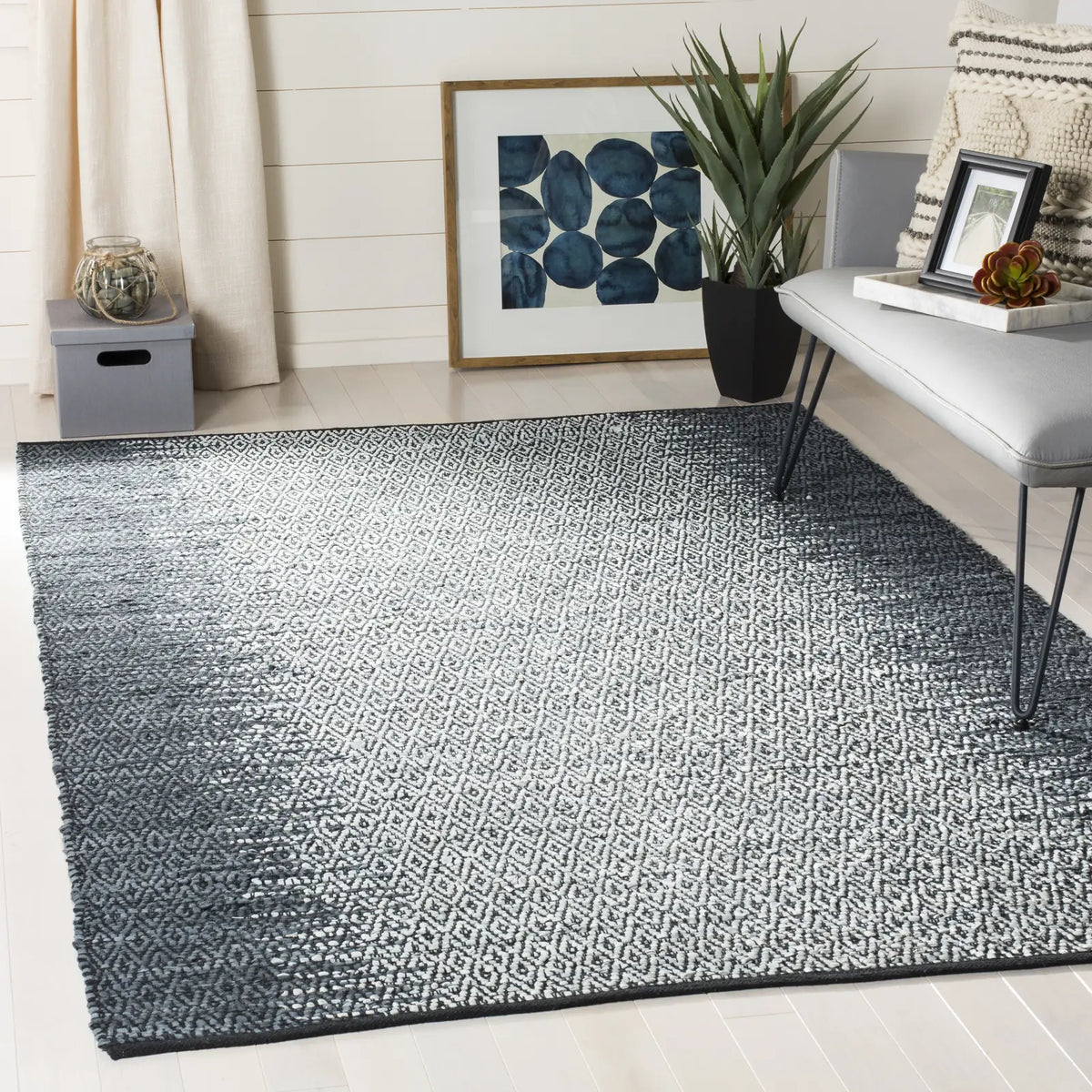 Safavieh Vintage Leather 4'-0" x 6'-0" Rug in Grey / Cream