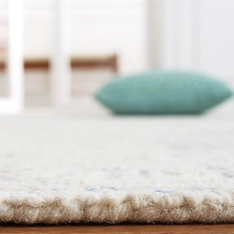 Safavieh Abstract 4'-0" x 6'-0" Rug in Ivory / Blue