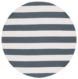 Safavieh Montauk 5'-0" x 5'-0" Rug in Grey / Ivory