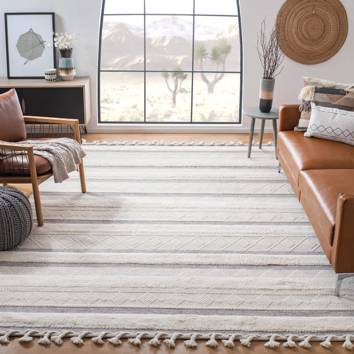 Safavieh Kenya 6'-0" x 9'-0" Rug in Ivory / Grey