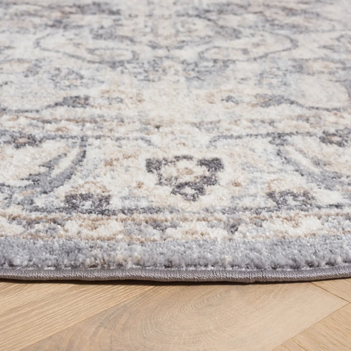 Safavieh Opal 6'-7" x 6'-7" Rug in Grey / Ivory