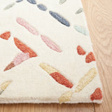 Safavieh Metro 4'-0" x 6'-0" Rug in Ivory / Blue