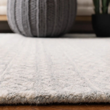 Safavieh Micro-Loop 4'-0" x 6'-0" Rug in Aqua / Ivory