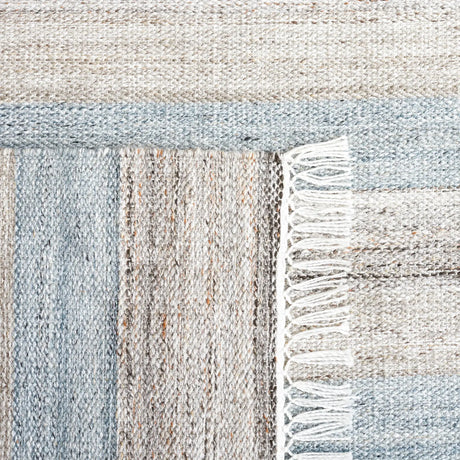 Safavieh Striped Kilim 4'-0" x 6'-0" Rug in Grey / Beige