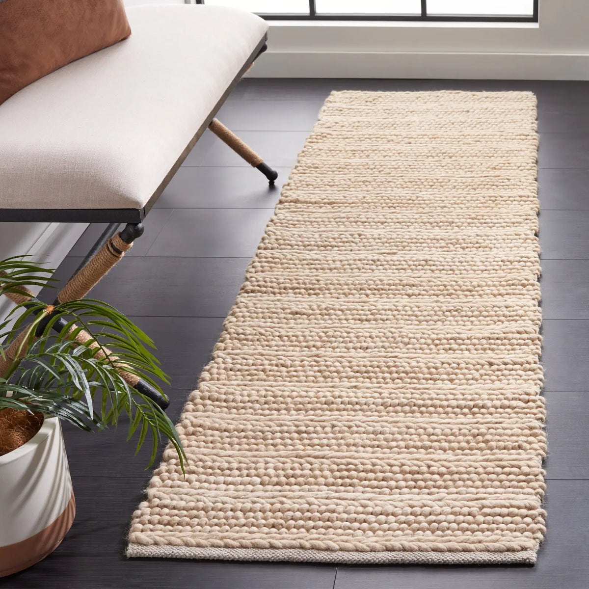 Safavieh Natura 2'-3" x 8'-0" Rug in Beige