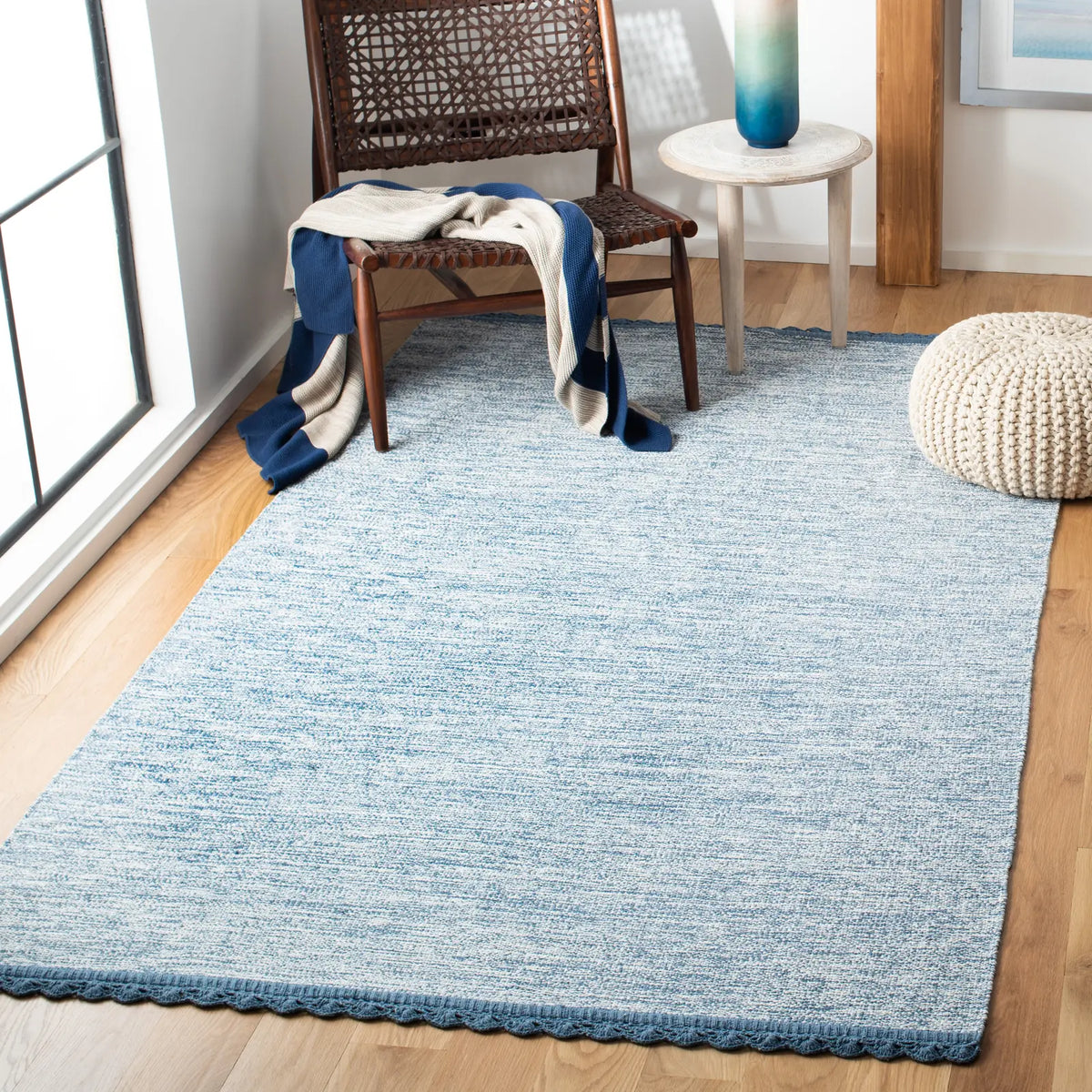 Safavieh Montauk 5'-0" x 8'-0" Rug in Blue