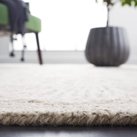Safavieh Jardin 4'-0" x 6'-0" Rug in Natural / Ivory