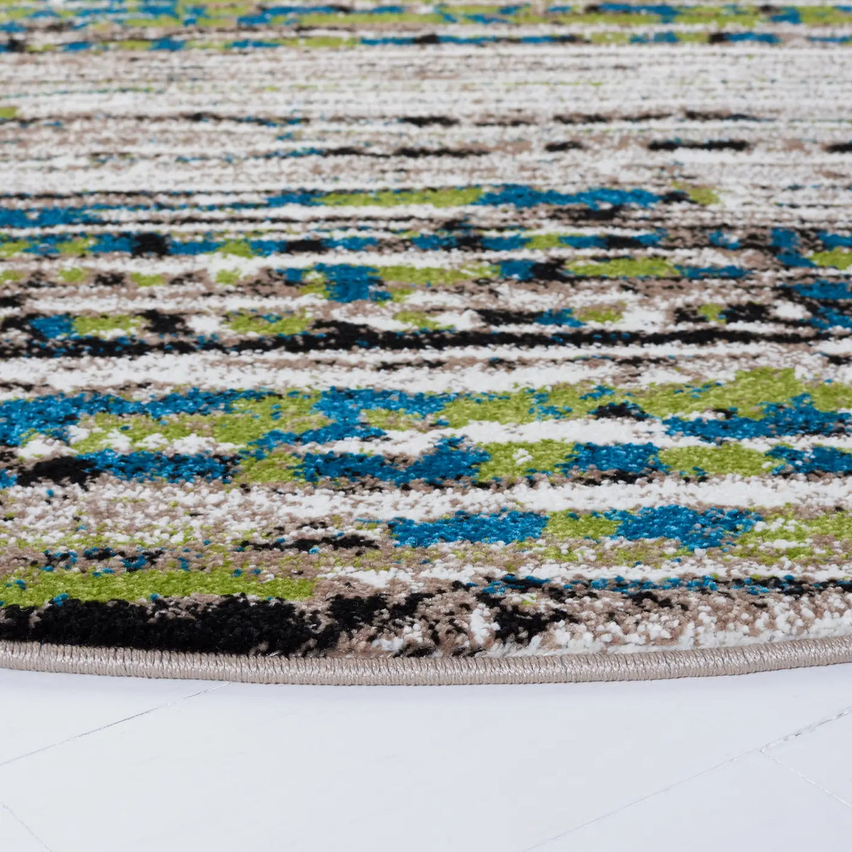 Safavieh Porcello 6'-7" x 6'-7" Rug in Cream / Green