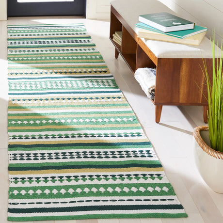 Safavieh Montauk 2'-3" x 9'-0" Rug in Green / Ivory