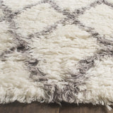 Safavieh Kenya 8'-0" x 10'-0" Rug in Ivory / Grey
