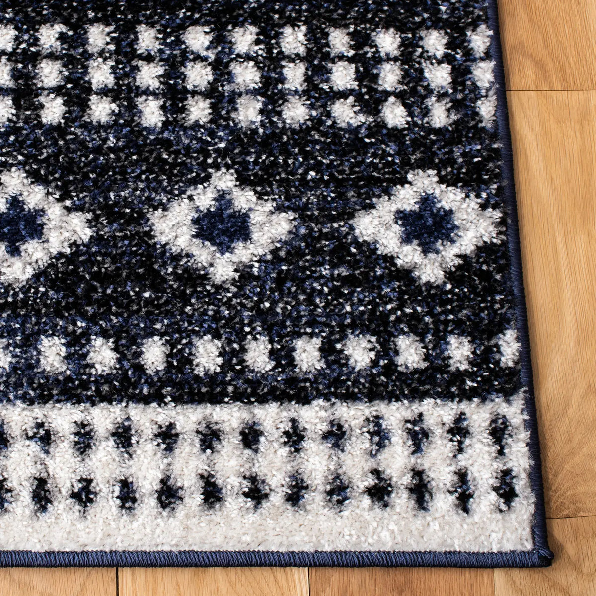 Safavieh Adirondack 4'-0" x 6'-0" Rug in Dark Grey / Ivory