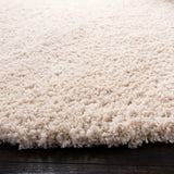 Safavieh Fontana Shag  800 5'-3" x 5'-3" Rug in Creme