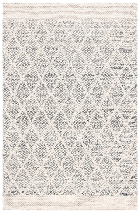 Safavieh Natura 4'-0" x 6'-0" Rug in Grey / Ivory