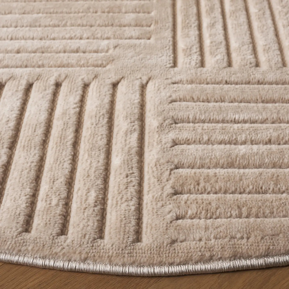Safavieh Selena 6'-7" x 6'-7" Rug in Beige