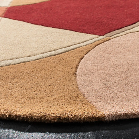 Safavieh Rodeo Drive 5'-9" x 5'-9" Rug in Beige / Multi