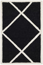 Safavieh Cambridge 2'-0" x 3'-0" Rug in Black / Ivory