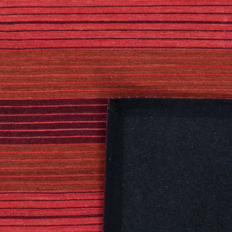 Safavieh Marbella 5'-0" x 8'-0" Rug in Red