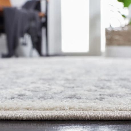 Safavieh Tulum 4'-0" x 6'-0" Rug in Ivory / Grey