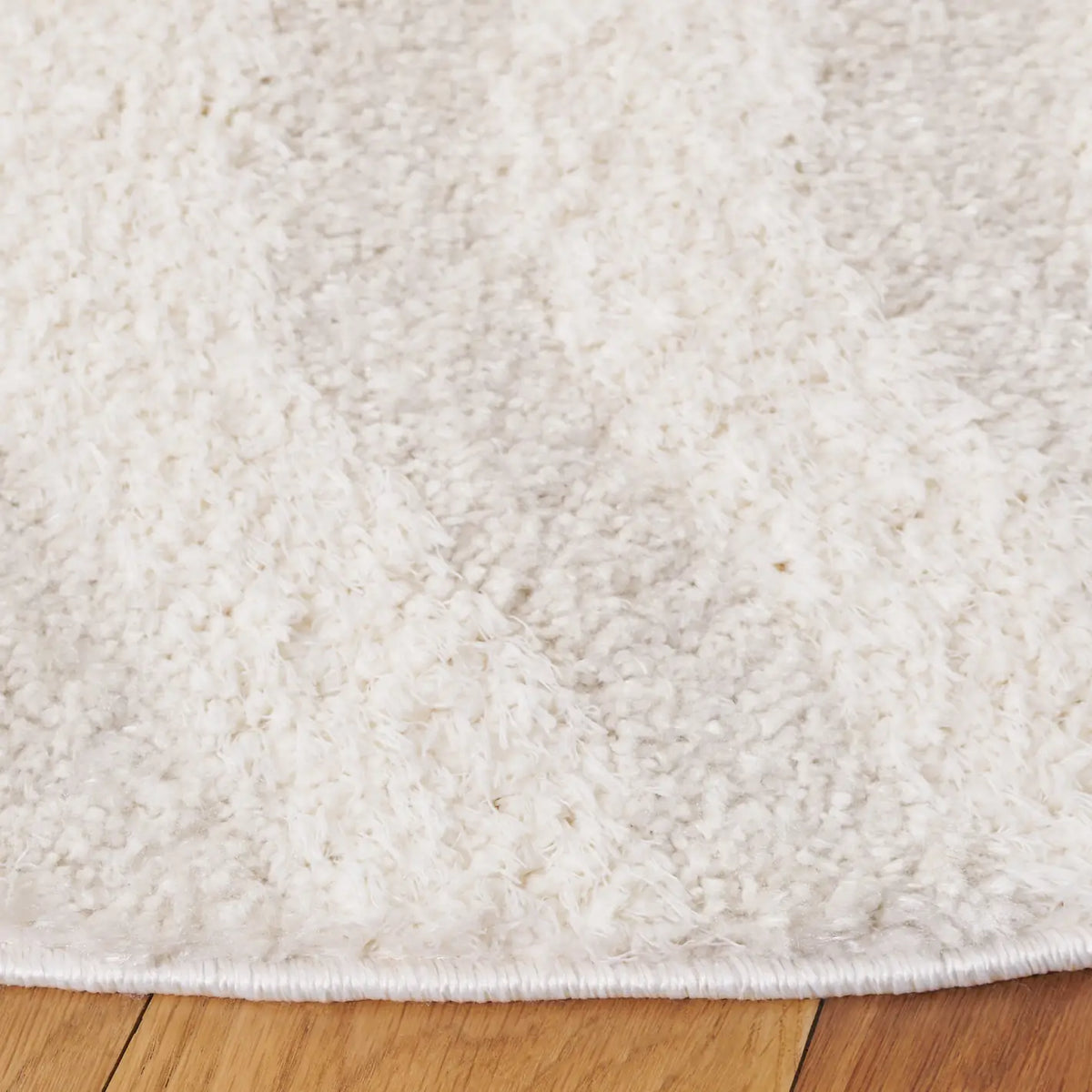 Safavieh Norway 6'-7" x 6'-7" Rug in Ivory / Grey