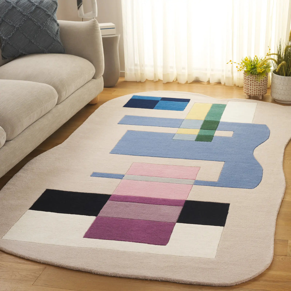 Safavieh Fifth Avenue 5'-0" x 8'-0" Rug in Beige / Blue