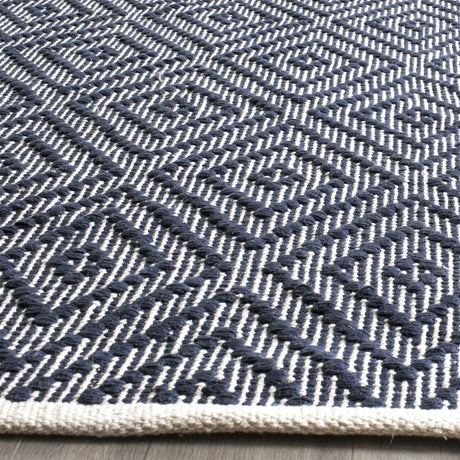 Safavieh Montauk 10'-0" x 14'-0" Rug in Navy / Ivory