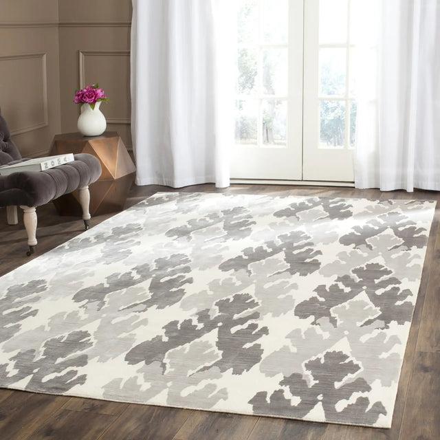 Safavieh Tibetan 6'-0" x 9'-0" Rug in Pearl / Grey