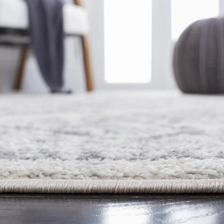 Safavieh Tulum 4'-0" x 6'-0" Rug in Ivory / Grey