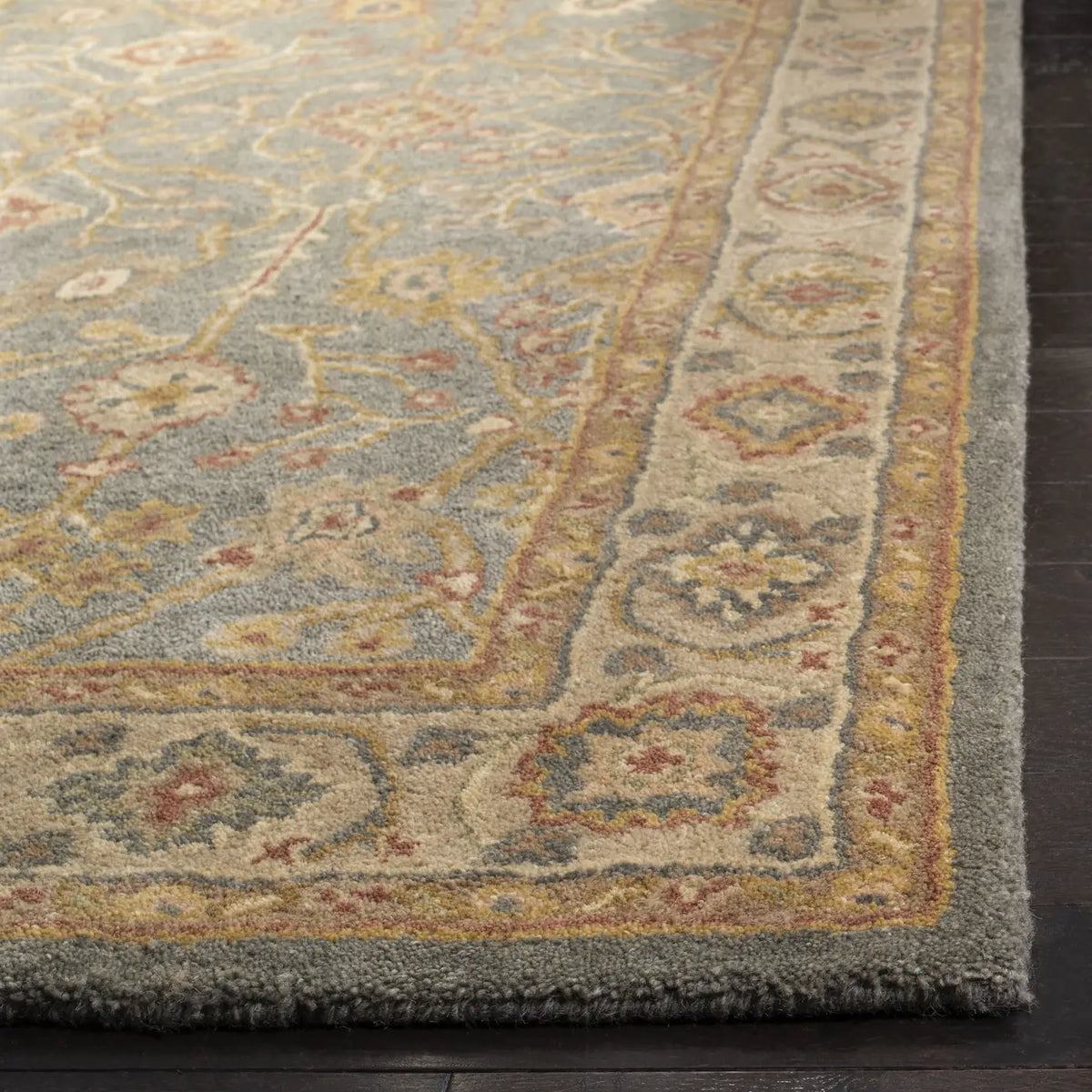 Safavieh Antiquity 4'-0" x 6'-0" Rug in Blue / Ivory