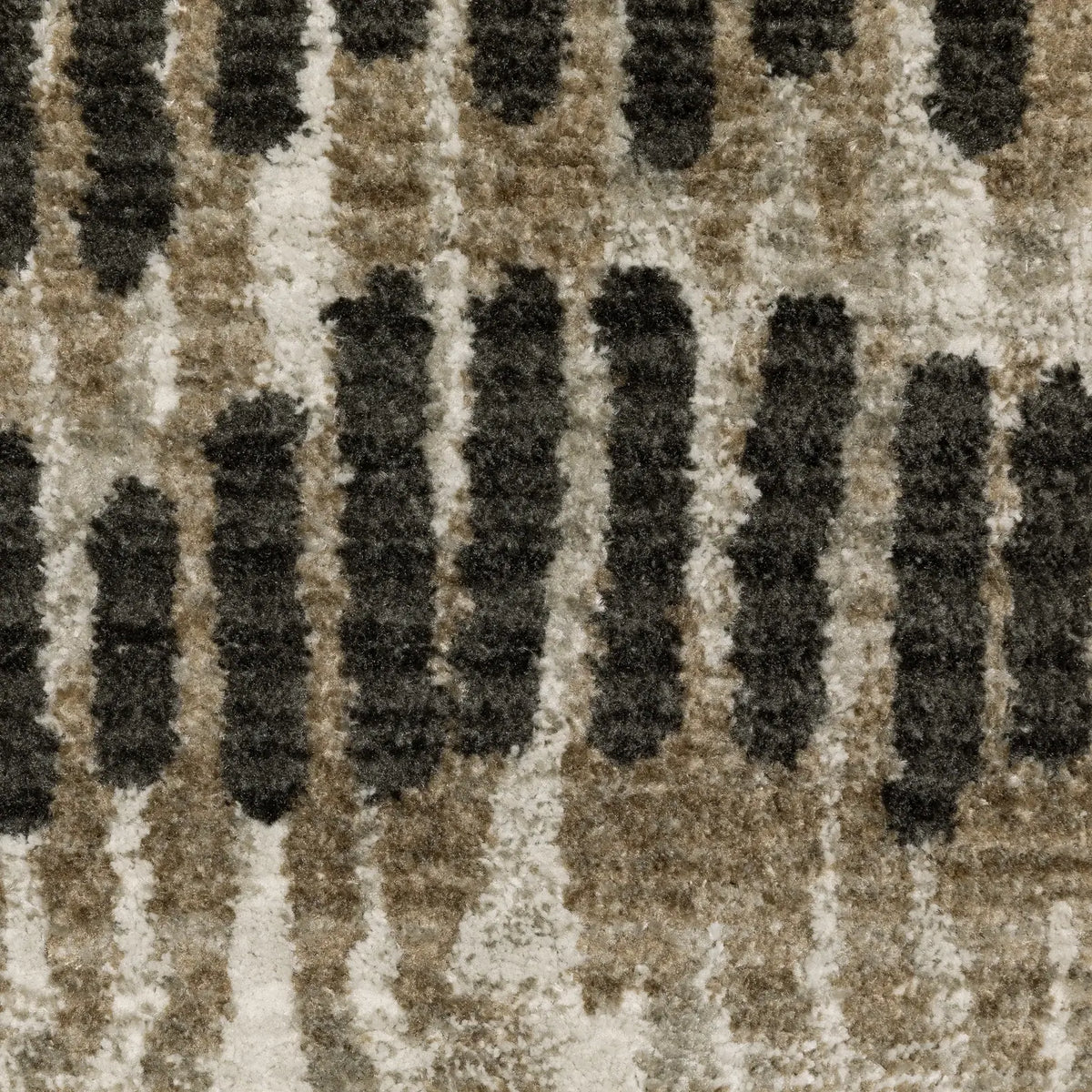Oriental Weavers Bauer 8120D Beige/ Charcoal Rug - room scene 2