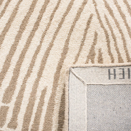 Safavieh Soho 2'-3" x 8'-0" Rug in Beige / Ivory