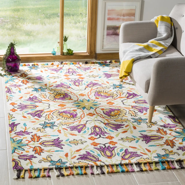 Safavieh Aspen 4'-0" x 6'-0" Rug in Ivory / Purple