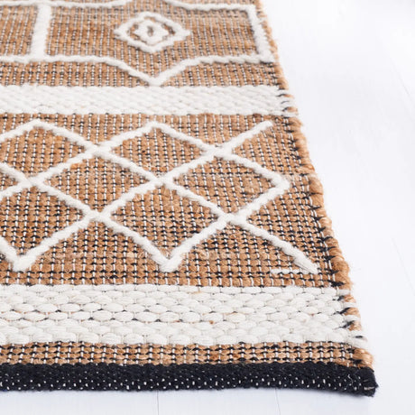 Safavieh Natural Fiber 4'-0" x 6'-0" Rug in Natural / Ivory