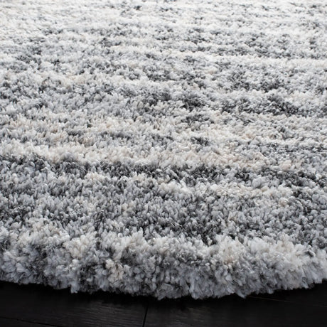 Safavieh Fontana Shag  800 5'-3" x 5'-3" Rug in Grey / Ivory