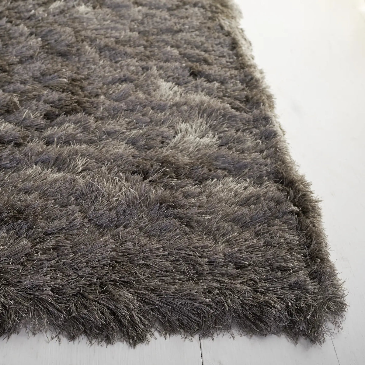 Safavieh Shag 4'-0" x 6'-0" Rug in Titanium