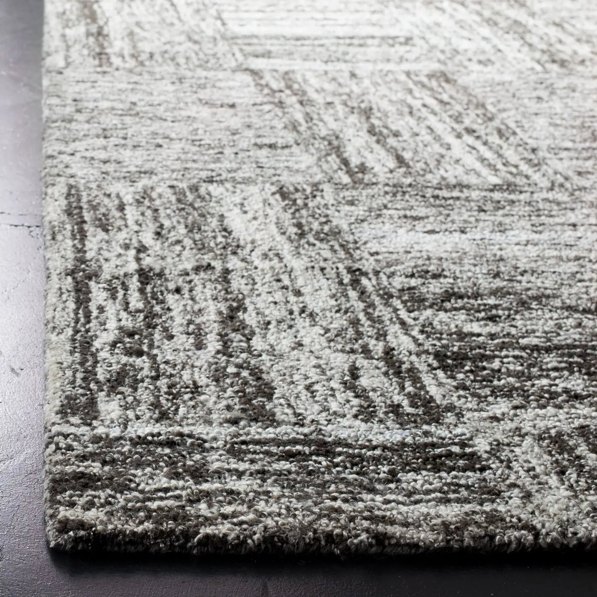 Safavieh Abstract 6'-0" x 9'-0" Rug in Ivory / Charcoal