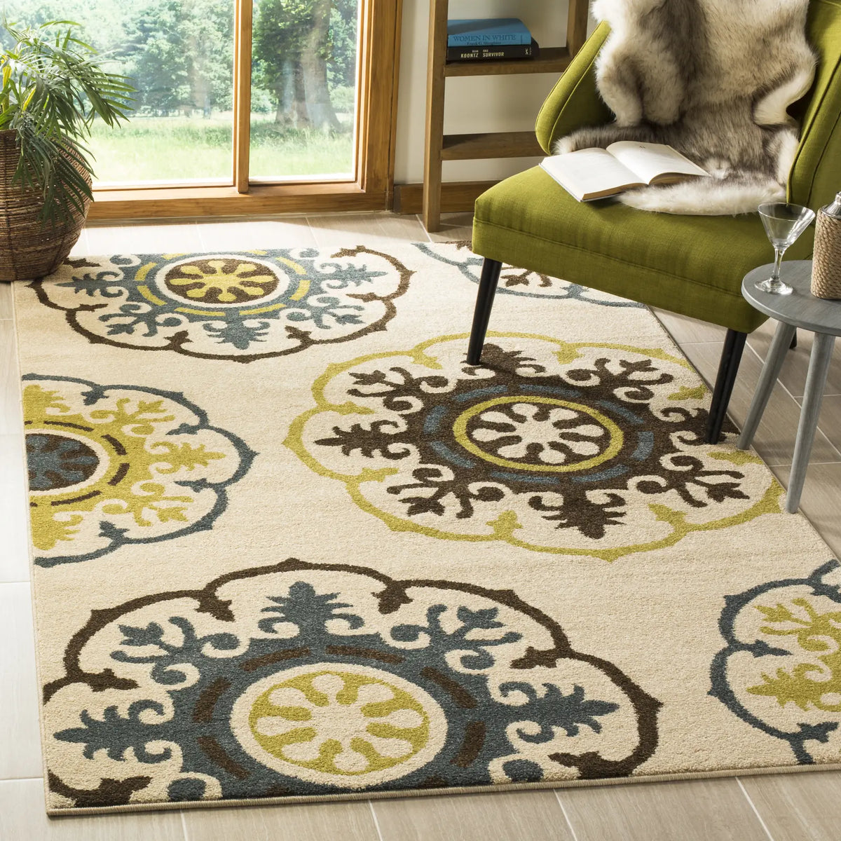 Safavieh Newbury 5'-1" x 7'-6" Rug in Ivory / Blue