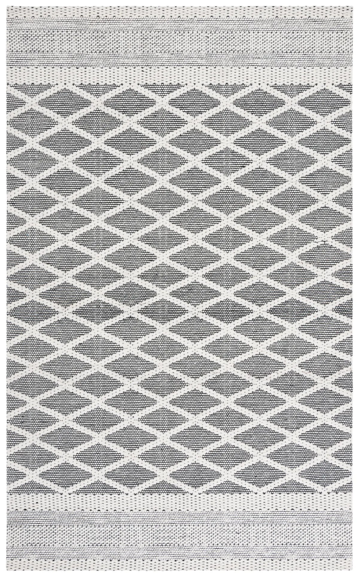 Safavieh Marbella 4'-0" x 6'-0" Rug in Ivory / Black