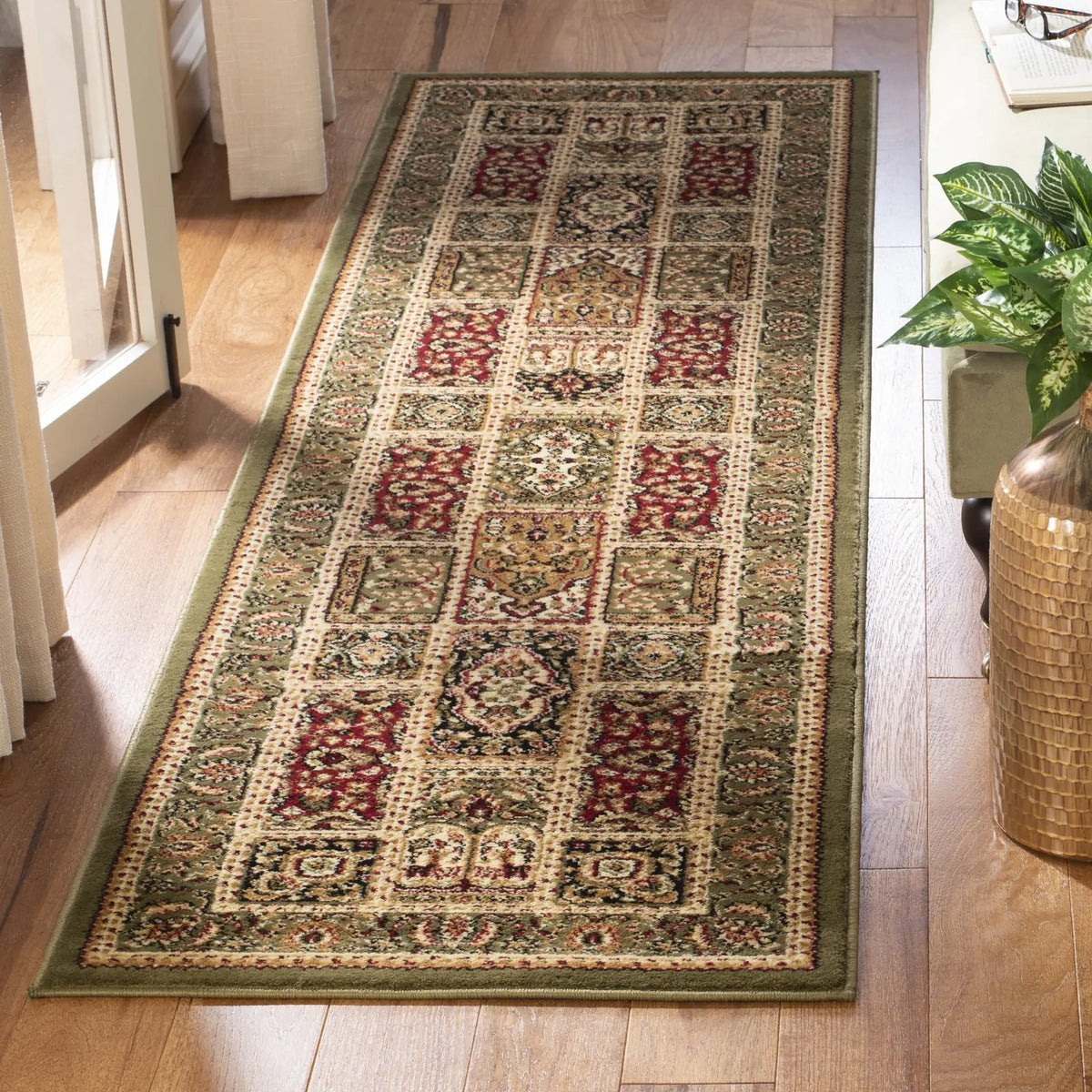 Safavieh Lyndhurst 2'-3" x 12'-0" Rug in Multi / Green