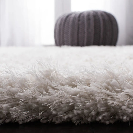 Safavieh Atlantic Shag 4'-0" x 6'-0" Rug in Ivory