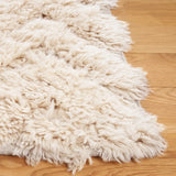 Safavieh Casablanca 4'-0" x 6'-0" Rug in Beige