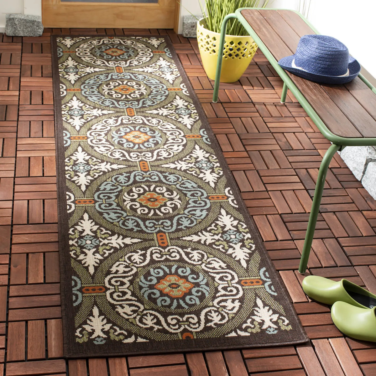 Safavieh Veranda 2'-3" x 10'-0" Rug in Chocolate / Aqua