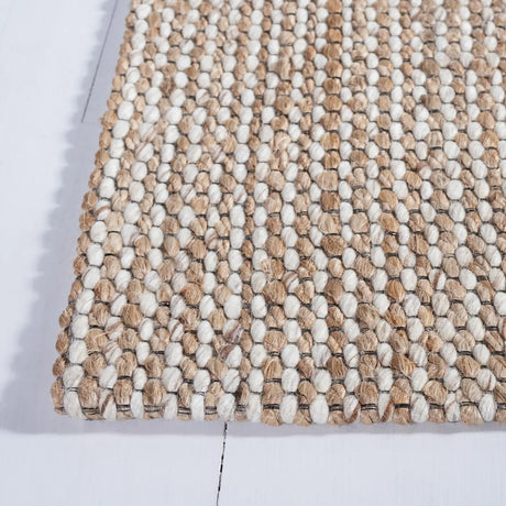 Safavieh Natural Fiber 4'-0" x 6'-0" Rug in Natural / Beige