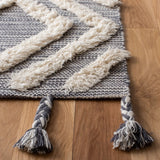 Safavieh Kenya 4'-0" x 6'-0" Rug in Grey / Ivory